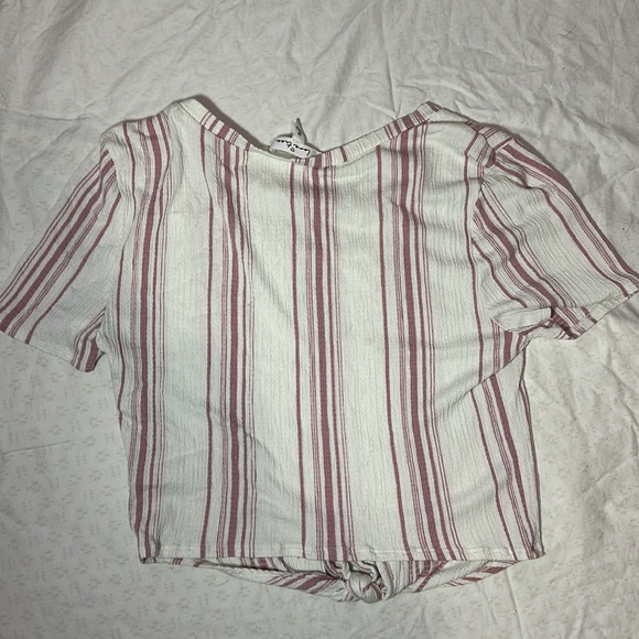 Tie Front crop tee - Picture 2 of 2